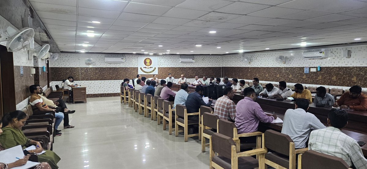 SdmVeraval's tweet image. સરદાર વલ્લભભાઈ પટેલની ૧પ૦મી જન્મજયંતીના અવસર પર &apos;&apos;યુનિટી માર્ચ&apos;&apos; પદયાત્રા કાર્યક્રમ બાબતે સુચારૂ આયોજન થાય તે બાબતે આજરોજ પદાધિકારીશ્રીઓ તથા અધિકારીશ્રીઓ સાથે બેઠક યોજવામાં આવેલ. @CMOGuj @JayantiRavi @revenuegujarat @collectorgirsom @RACGirsomnath @InfoGirsomnath