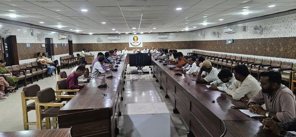 SdmVeraval's tweet image. સરદાર વલ્લભભાઈ પટેલની ૧પ૦મી જન્મજયંતીના અવસર પર &apos;&apos;યુનિટી માર્ચ&apos;&apos; પદયાત્રા કાર્યક્રમ બાબતે સુચારૂ આયોજન થાય તે બાબતે આજરોજ પદાધિકારીશ્રીઓ તથા અધિકારીશ્રીઓ સાથે બેઠક યોજવામાં આવેલ. @CMOGuj @JayantiRavi @revenuegujarat @collectorgirsom @RACGirsomnath @InfoGirsomnath