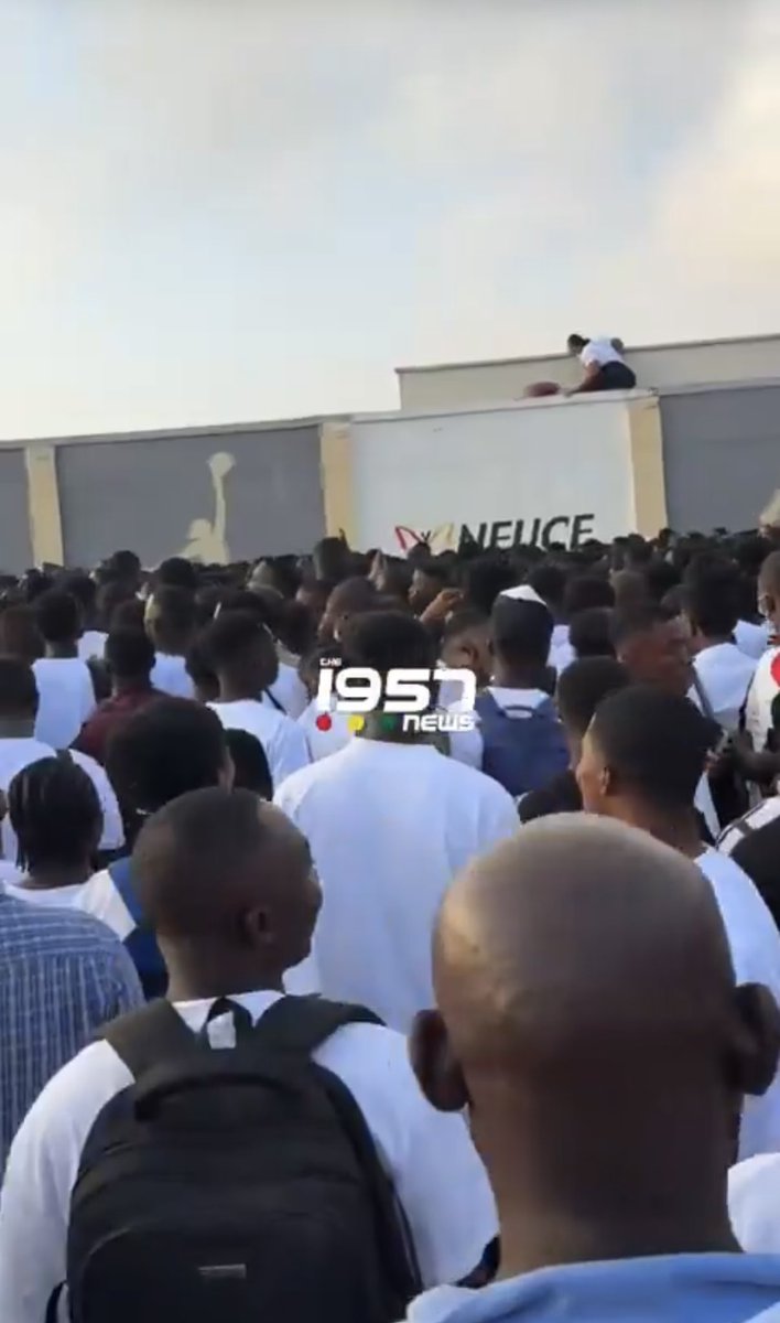 ba_eben's tweet photo. Six dead in El-Wak Stadium stampede during military recruitment.

Oh Ghana 😪 https://t.co/mZr0fE5kXF