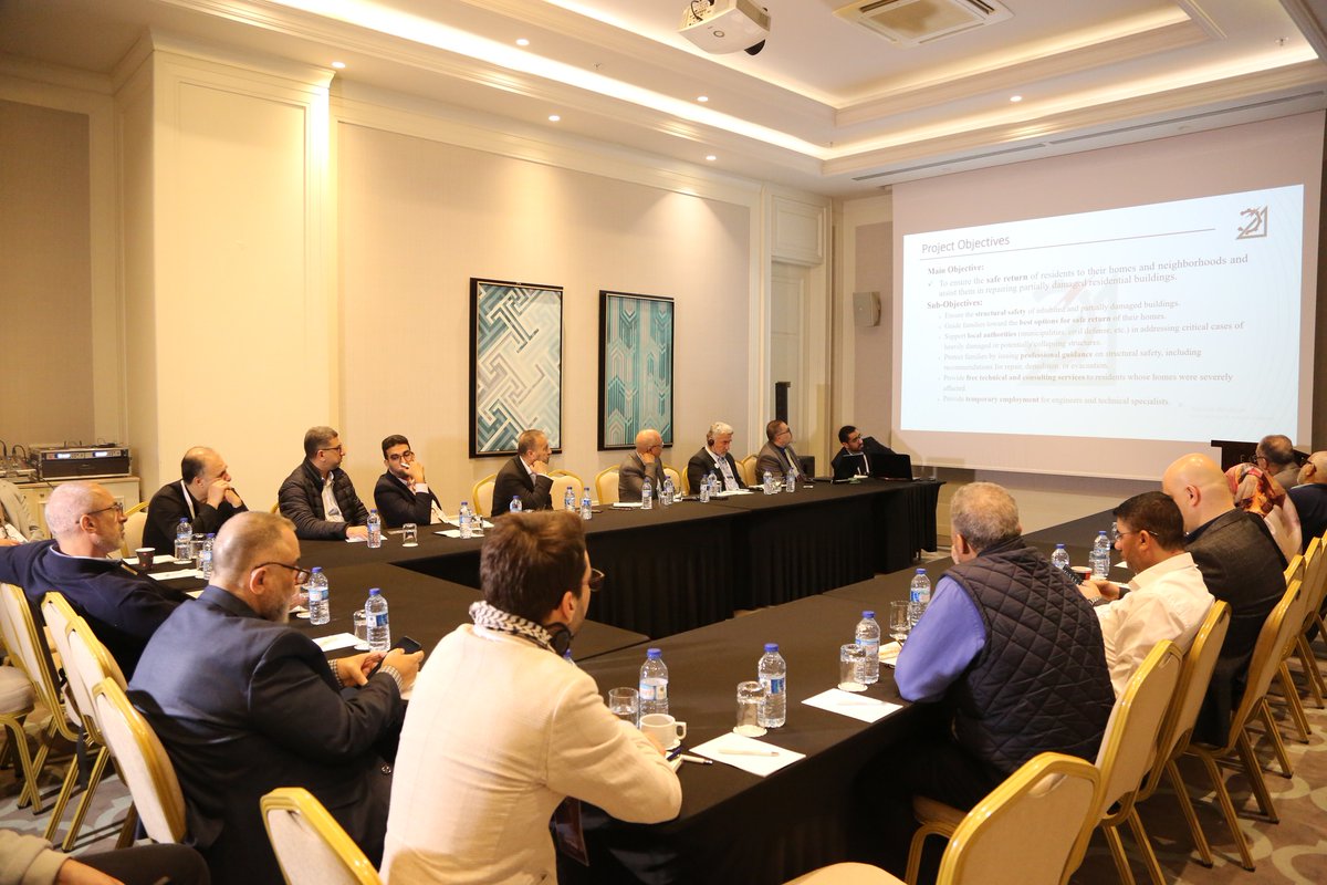 اليوم الثاني لقمة غزة الدولية للإغاثة الإنسانية يستمر بجلسة بعنوان "الطفل والأسرة"، حيث نناقش المأساة الإنسانية التي يعيشها الأطفال والأسر في غزة.
في الوقت نفسه، تقيم جميع جوانب الأعمال المزمع تنفيذها في مجالات الغذاء والسكن والتعليم والصحة والدعم النفسي والاجتماعي خلال ورش العمل