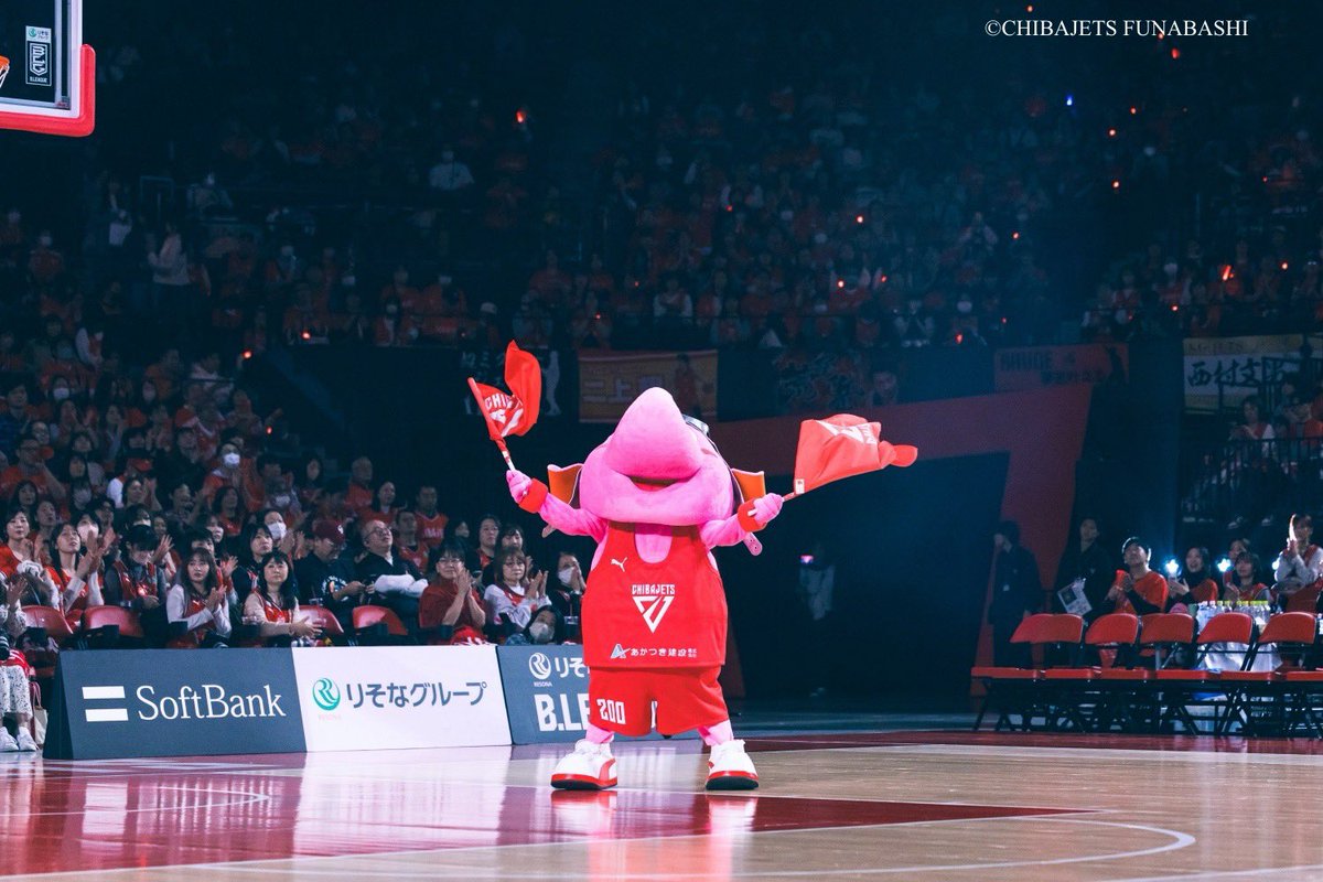 ＼＼vs越谷 Win💥／／
最大17点ビハインドからの大逆転🔥
最後の1秒まで手に汗握る展開でした！！
現地でも大声炎をありがとうございました❤️‍🔥
アルファマンとジャンボくんの仲良し凸凹ペアも大好きです🐘🕶️
#千葉ジェッツ #starjets