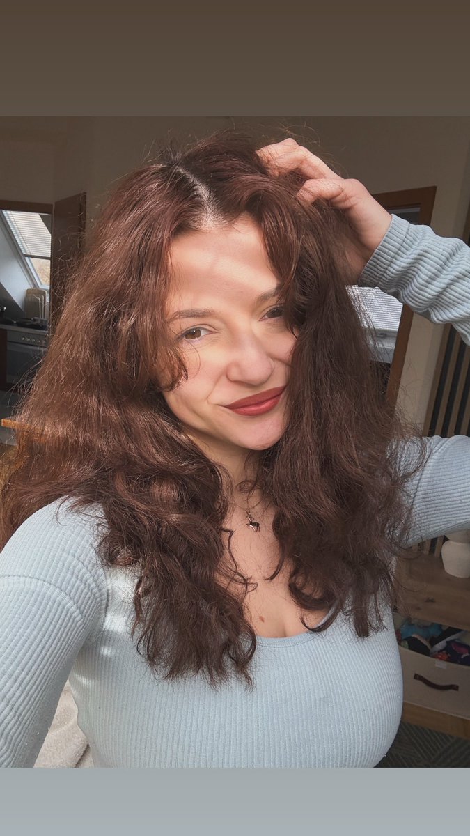 JustbeeingEli tweet media