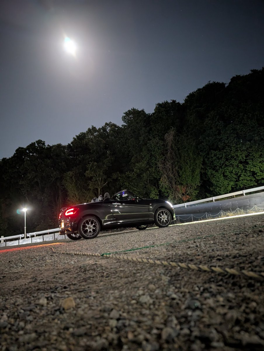 kojkoj4's tweet photo. #駐車場に佇む一枚を貼る見た人もやる https://t.co/KhWPSScwXR