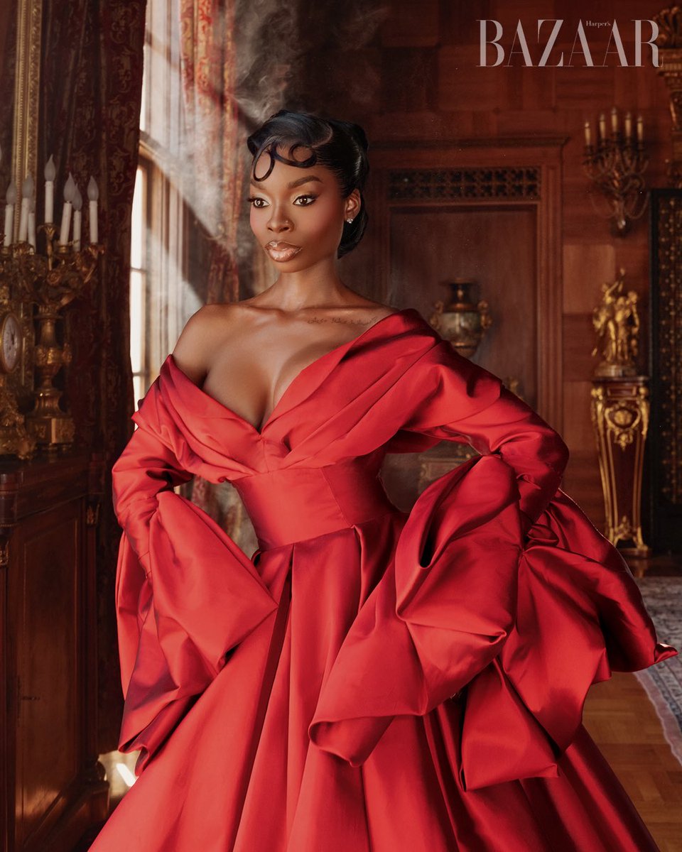 KMay_TV's tweet image. 💫 Olandria Carthen revela en Harper’s Bazaar:

“Quiero inspirar a mi comunidad y apoyar a las HBCUs. Estoy en la etapa más creativa de mi carrera… ¡emocionada por lo que viene!” ✨🎨

#OlandriaCarthen #HarperBazaar #Inspiración #HBCU