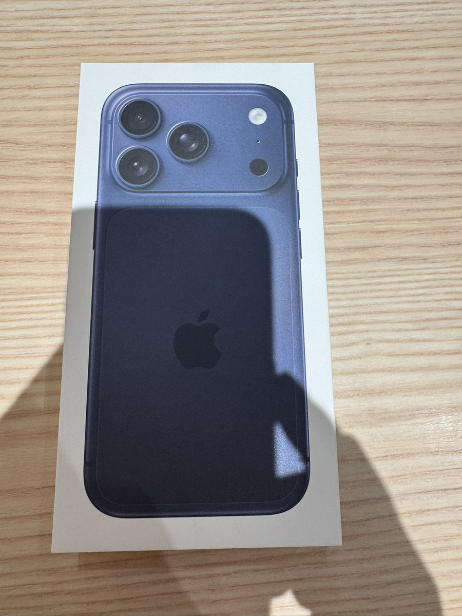 cycle_TARMAC's tweet photo. パチ勝った、iPhone買った https://t.co/YfGnXPNfuE