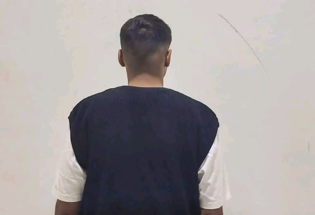 aleasima_17's tweet image. ليبيا
القبض على شاب صغير في السن سرق 45 الف دينار من بيت جيرانه وصرف منهم 8000 اشترى بهم ايفون 
#العاصمة