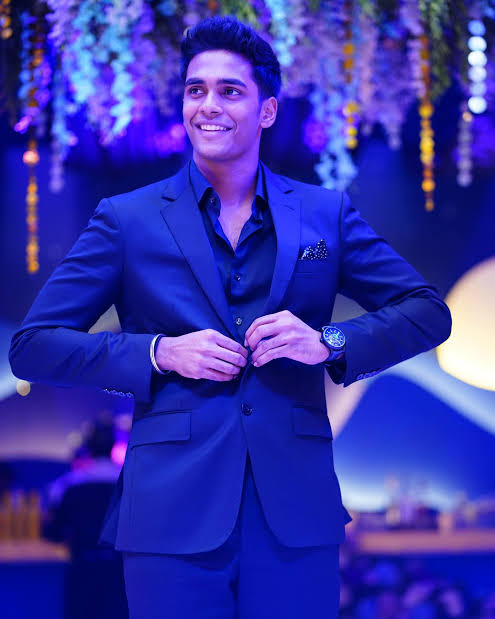 Sugumar_Tweetz's tweet image. #NEEK Fame #Pavish &apos;s Next Film Titled #LoveOhLove (#LOL) 

A Romantic Entertainer 

Direction - Mahesh Rajendran 
Production : @Zinema_media @CreativeEnt4