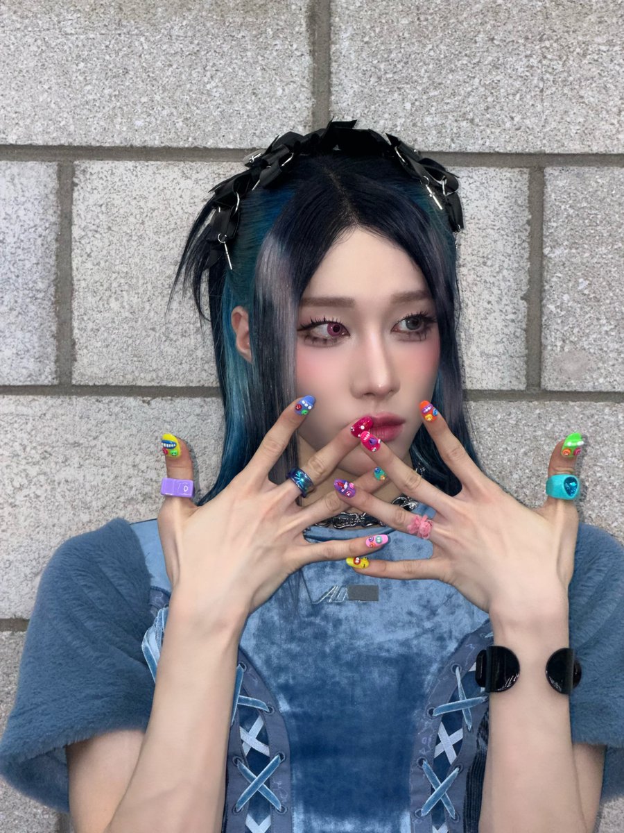 XLOV_official's tweet image. [📸]

251111 SBS funE 더쇼

#RUI G͜͡o͜͡o͜͡d͜͡(*ˊᵕˋ*)੭ ੈ❤︎

#XLOV #엑스러브 #루이
#Rizz #XLOV_Rizz
#UXLXVE #XLOV_UXLXVE