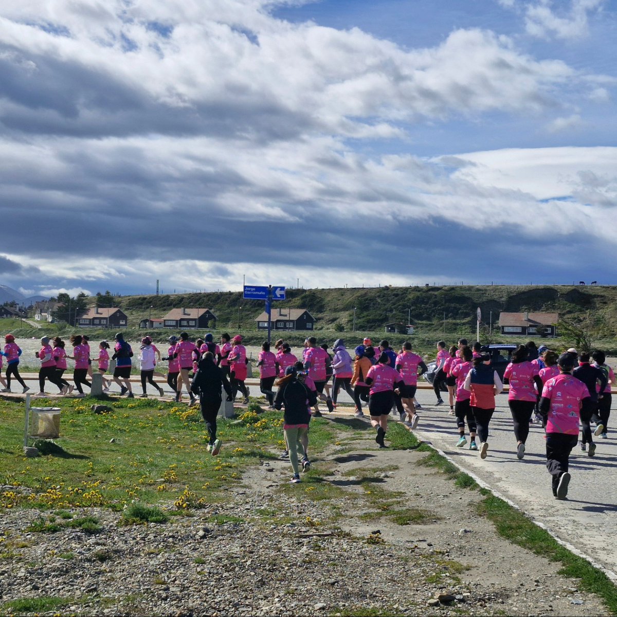 InFueTur's tweet image. El @InFueTur  colaboró en la realización de la 2da Corre Caminata organizada por Luccau con el objetivo de impulsar acciones que promuevan la adopción de hábitos de vida saludables para la prevención del cáncer y juntar fondos a beneficio del Luccau.