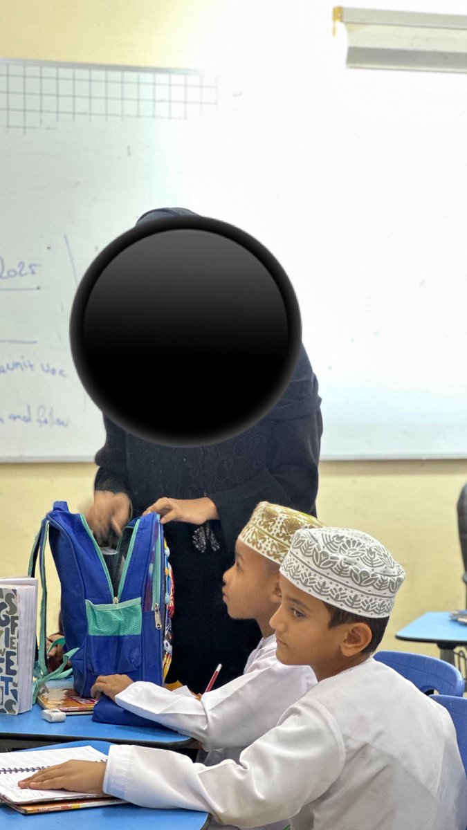 فريق متابعة الخطة التنفيذية للحقيبة المدرسية الآمنة
د.أمينة راشد الراسبية رئيسة قسم إشراف الإدارة المدرسية ورئيسة الفريق وأ.حبيبة الكاسبية أخصائية توعية صحية.

#تعلم_مستدام 
#تعليمية_جنوب_الشرقية