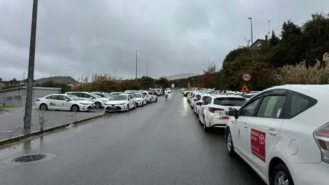 vocescoruna's tweet photo. TODOS LOS DATOS SOBRE LA MARCHA DE TAXISTAS CONTRA LOS VTC 

📅 Este jueves
📍 Alcampo
🕞 10:00 h.
🏁 Alcampo, A Pasaxe, Primo de Rivera, Linares Rivas, Plaza de Ourense, Juana de Vega, Paseo Marítimo, Torre de Hércules, Parrote
🚖 NO está secundada por TeleTaxi ni RadioTaxi. https://t.co/i0NoHDAOjk