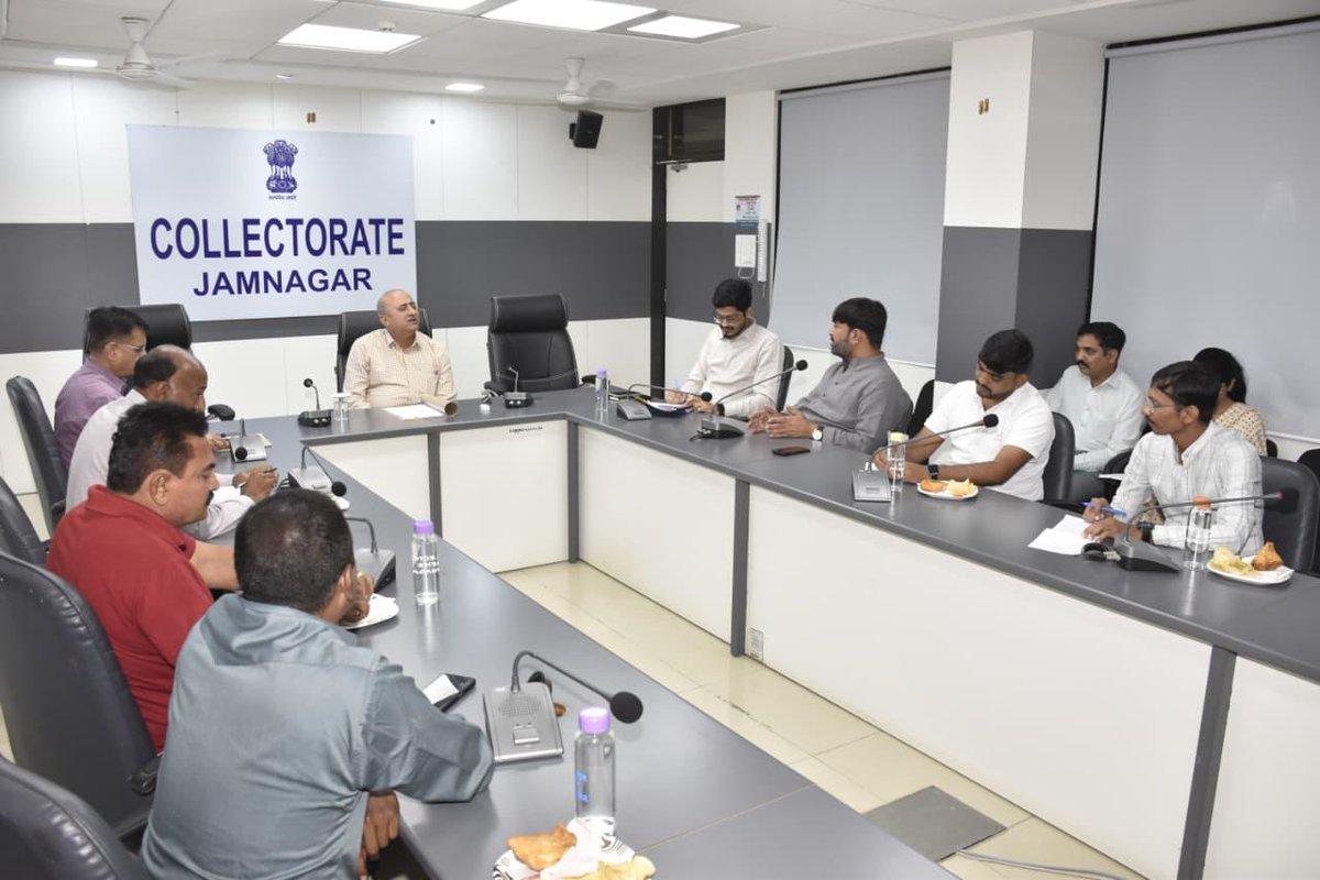 CollectorJamngr's tweet photo. મતદાર યાદી ખાસ સઘન સુધારણા કાર્યક્રમ અંતર્ગત રાજકીય પક્ષોના પ્રતિનિધિઓ સહ બેઠક યોજી તેમના તથા તેમના BLAs ના પ્રશ્નો અન્વયે જરૂરી માર્ગદર્શન આપી તેમના વિસ્તારોમાં ગણતરી ફોર્મ ભરવા અંગે લોકોને કેવી રીતે મદદરૂપ બનવું તે અંગે સમજુત કર્યા.
@ECISVEEP @CEOGujarat @infojamnagargog https://t.co/kXic2sZqBc