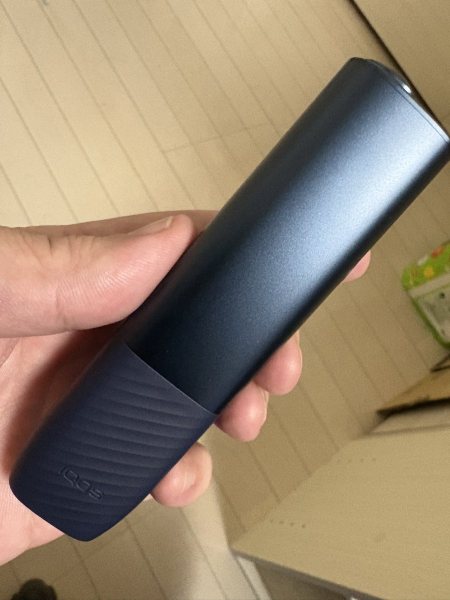 KRYuo81asrvIBSh's tweet image. 新調しました🚬

最近は紙巻タバコ禁止のお店が多いので…
改めてiQOSを🚬

iQOS ILUMAi ONEって名前らしい…

久しぶりに吸ったけど…吸いごたえないな💦
やっぱり紙巻タバコ最高🚬

#iQOS
#愛煙家