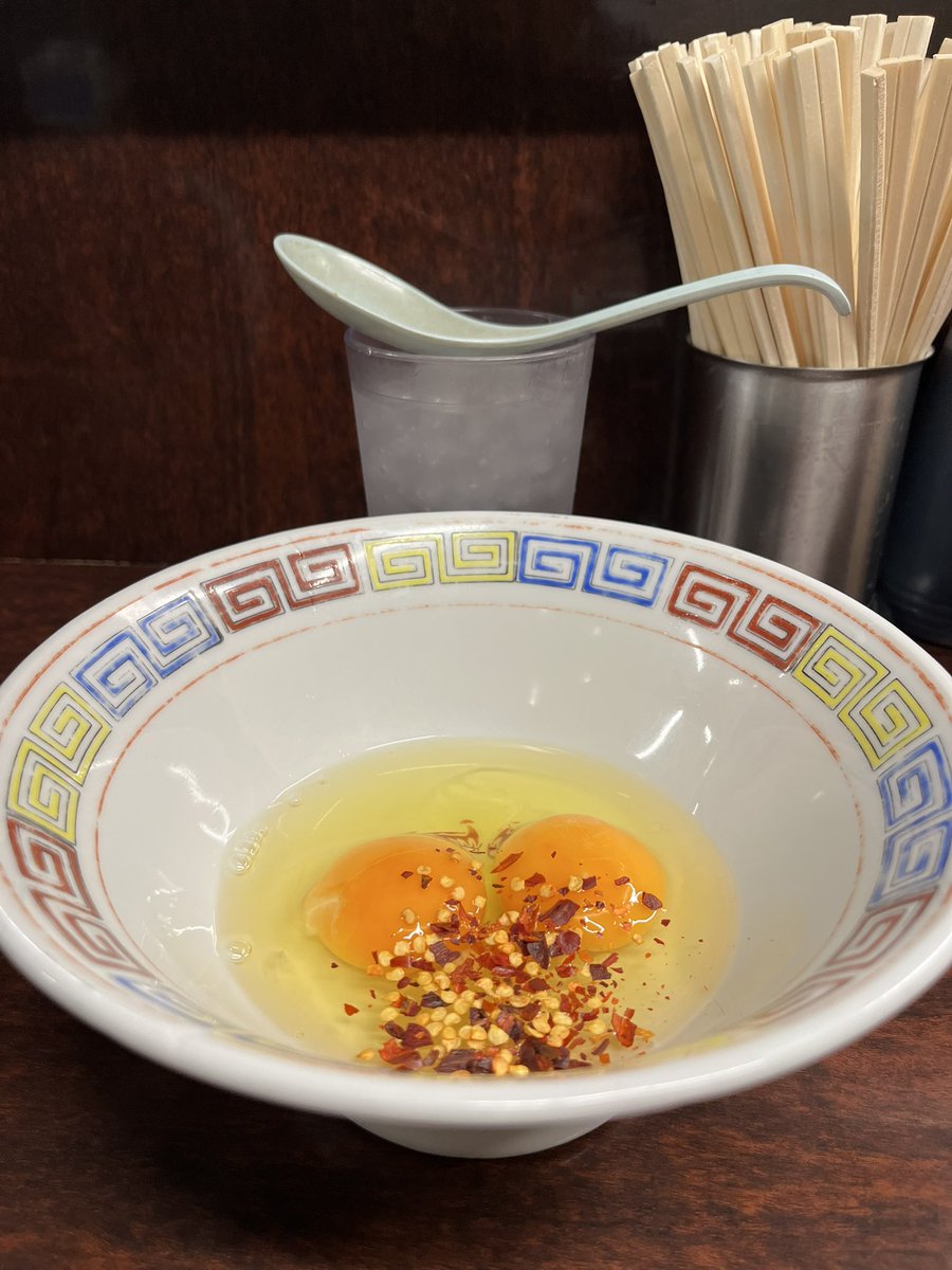 minoramen's tweet image. ラーメン二郎めじろ台店🆒138
今日は麺友さんとPP２番手
大豚あり👍ニンニク脂🥚x2

麺が進化❓
モチモチデロ麺喉越し👌
旨味たっぷりsoup柔らか🐽
美味すぎ二郎
御馳走様でした。