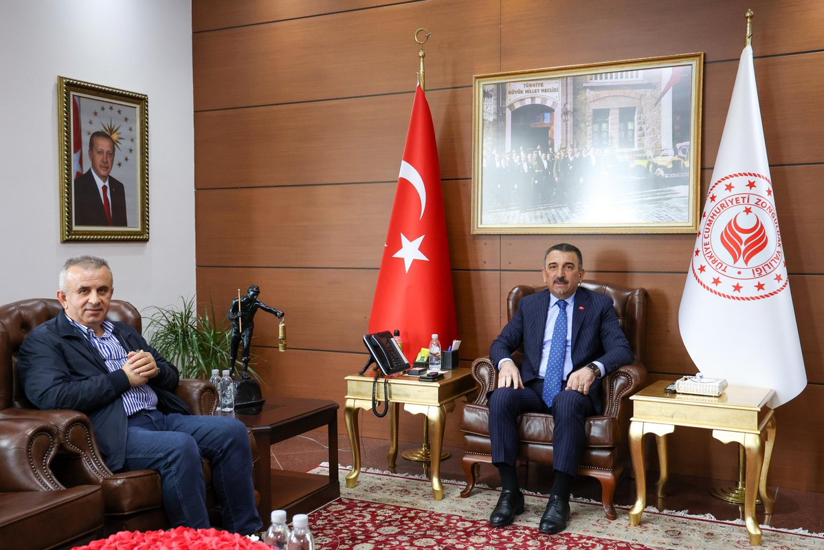 Trabzon ilinden kıymetli dostum Atilla Ayyıldız’ı misafir etmekten büyük mutluluk duydum. 

Ziyareti ve güzel sohbeti için teşekkür ederim.