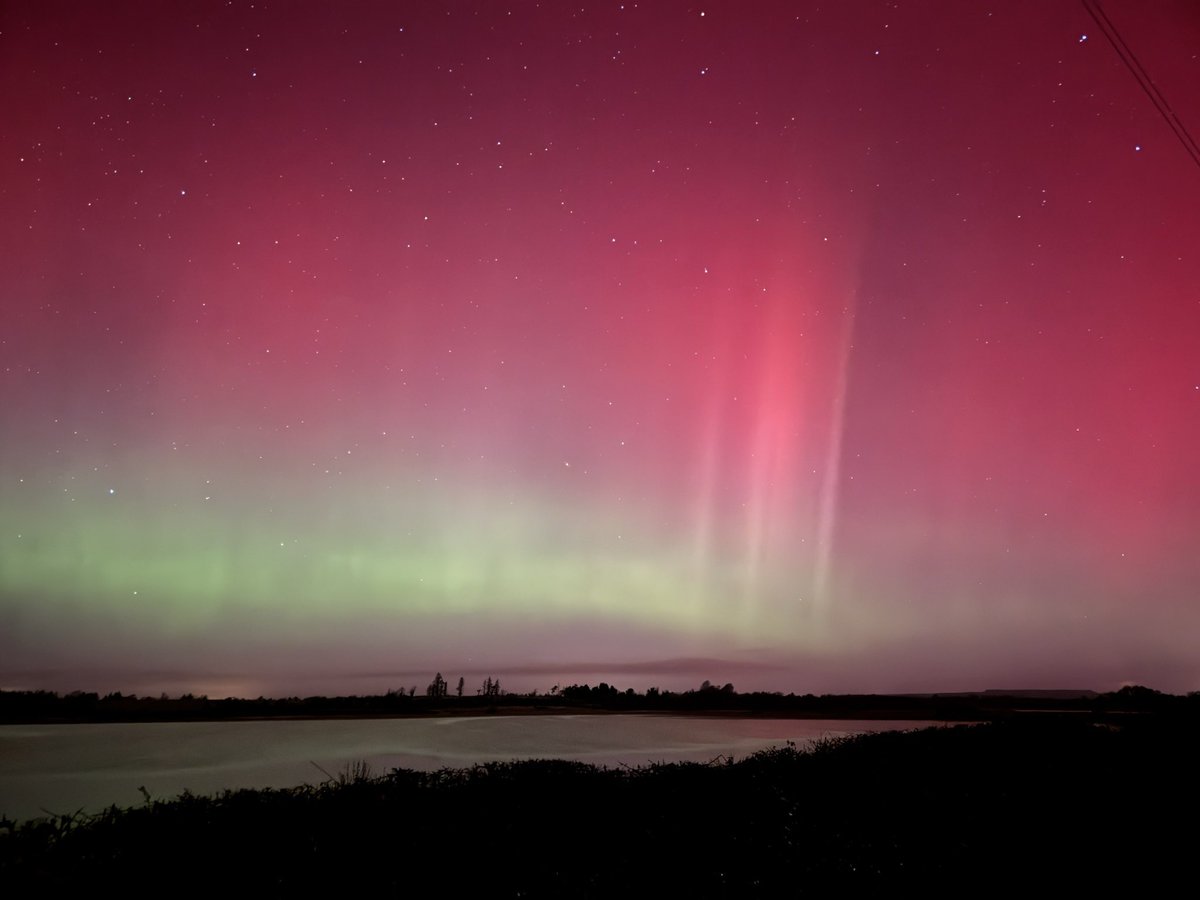 No words ✨
📍Strokestown, County Roscommon between 3-4am this morning.
I have left my watermark off these for higher res-please DM &amp; credit me  for use.
#northernlightsireland #auroraireland #irishskies #aurora #northernlights