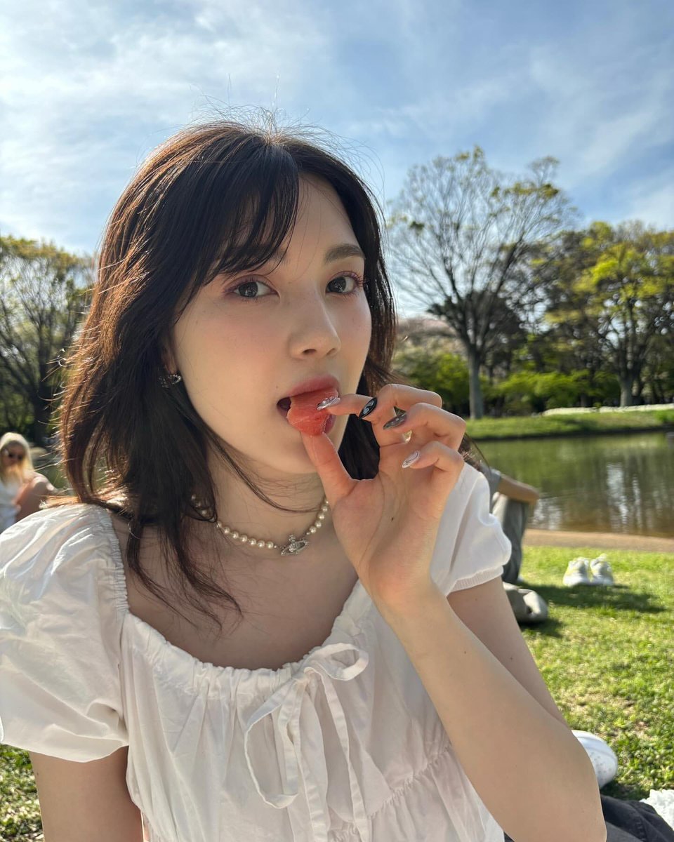 mianewbys's tweet image. New #MIA Info!

— Born in Saitama, Japan she moved to England when she was 8yo
— Growing up she wanted to be a veterinarian, an artist or a taxi driver
— She can speak English, Japanese, Spanish &amp;amp; French
— Hobbies: Playing the piano, Reading
— Goals: #GPP concert at Tokyo Dome ✨