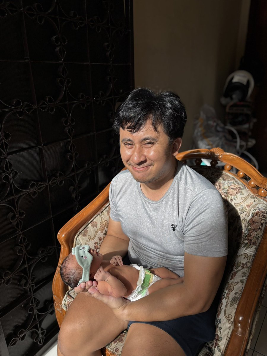 dwisl's tweet image. Our little family is so lucky to have you. Thank you for being such a loving, playful, and patient dad for Kinanti. Happy Father’s Day 💖.