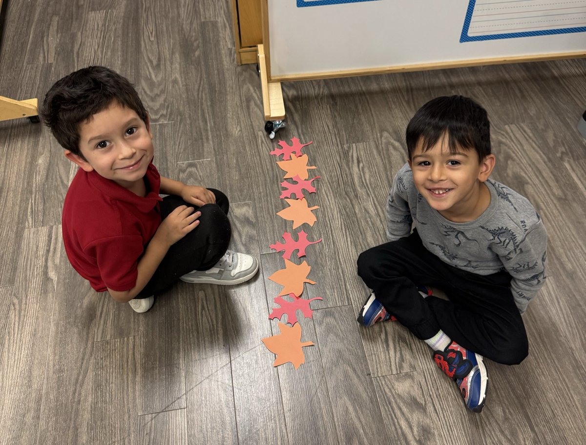 npinilla1's tweet photo. #Prek #RISD #TeamWork #Pattern #Writing #ExitTicket It’s wonderful watching & hearing the children work together discussing who goes 1st to start their patterns! We also enjoy our sticky note writing trying to control our pencil/ marker grip! #WeCanDoHardThings https://t.co/43DJz4LLMl