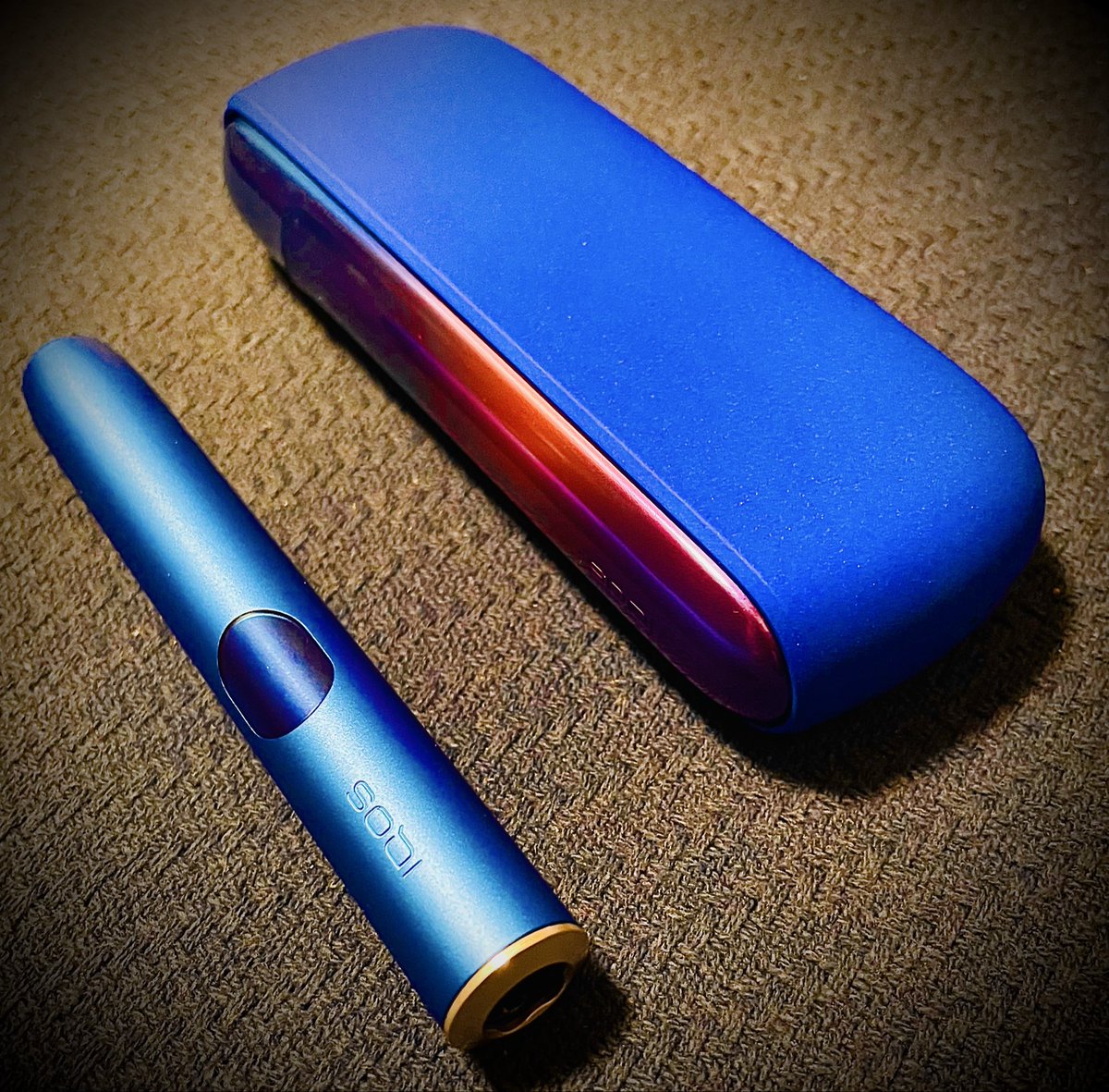 ブラウサポとしては買わずにいられなかった「🟦」