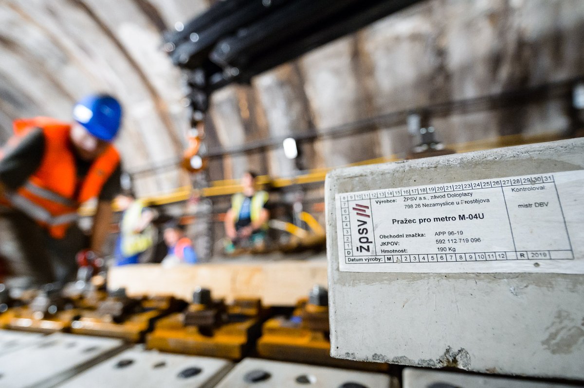 📰 TISKOVÁ ZPRÁVA | Prodloužený víkend DPP využije k výměně původních dřevěných pražců v metru na trati C

Celá TZ ▶️ dpp.cz/spolecnost/pro…