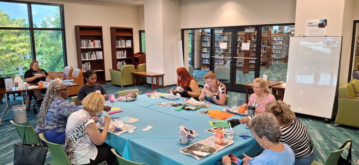 BBCityLibrary's tweet image. More colorful creations are lighting up!

Crafting in the Library: &quot;Stained Glass&quot;