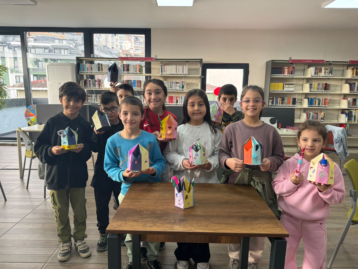 Beyoğlu Belediyesi Piripaşa Kütüphanesi'nde
“Ebeveyn-Çocuk Atölyesi" gerçekleştirdik