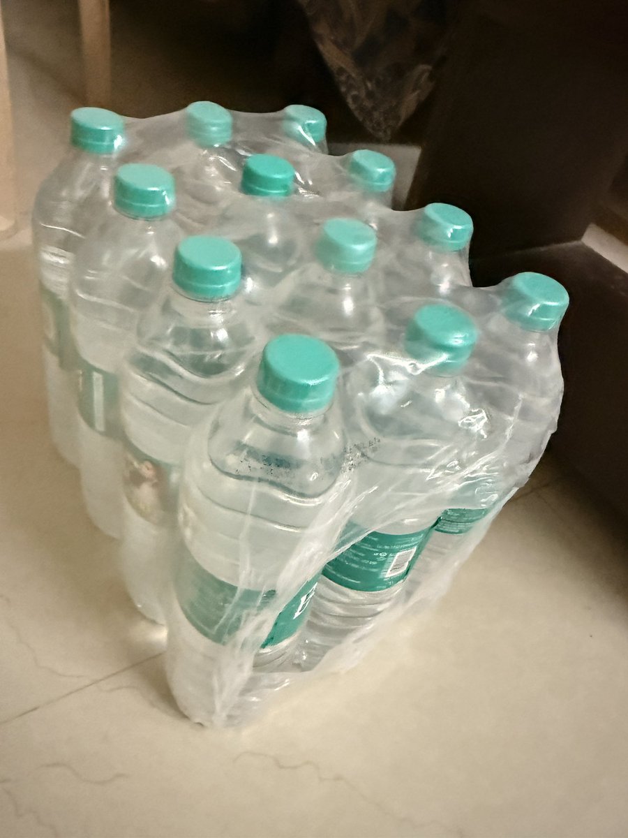 ManishJainn's tweet photo. @BisleriZone Can u plz check is this super market is selling original Bisleri or fake. They give official Bill too but the packaging looks very different for a 12 pc pack of 1 L Bisleri. Can u plz confirm if this is authentic https://t.co/jYD2aE61Xl