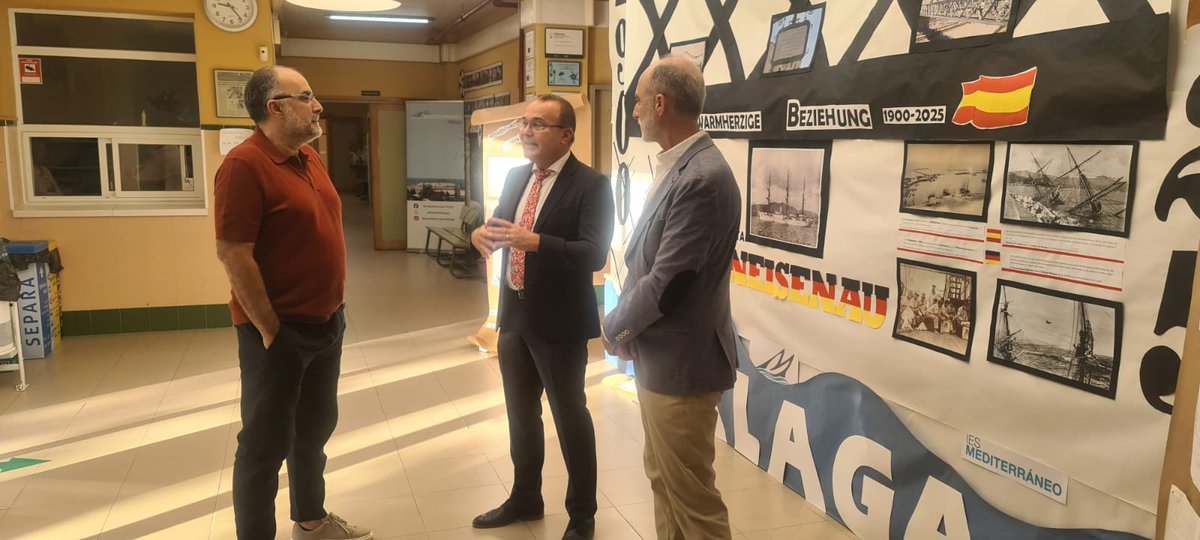 Hoy hemos compartido jornada con el cónsul de Alemania 🇩🇪 en Málaga <a href="/AlemaniaDiplo/">Embajadora de Alemania en Madrid</a> para recordar el 125 aniversario del hundimiento del navío🚢#Gneisenau que fue rescatado por decenas de malagueños. <a href="/EducaAnd/">Consejería Desarrollo Educativo y FP</a> <a href="/EducacionMalaga/">Área de Educación de Málaga</a> <a href="/educacionmlg/">Desarrollo Educativo Málaga</a>