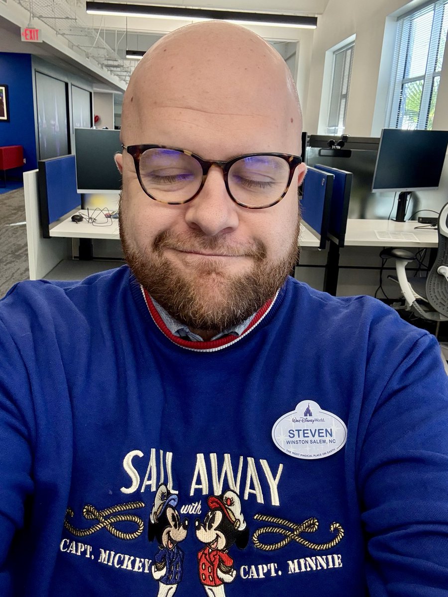 stevenhaderer's tweet image. Benefits of Orlando becoming Minnesota these last few days: I can wear all my favorite sweaters to work, like this DCL one!! ⚓️ 🚢 #disneycruise