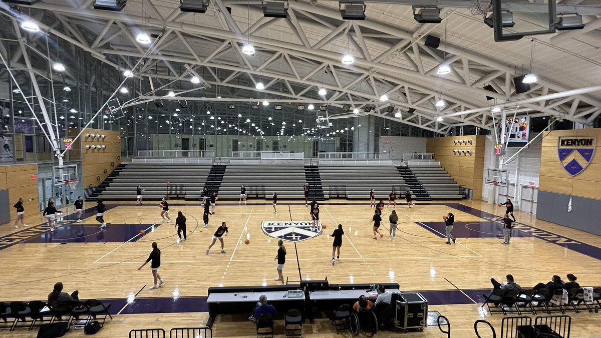 TheVoice79's tweet photo. Last night I broadcasted my first basketball game in over 10 years. A little rusty to start but I think I got the hang of it! It’s great to be back broadcasting college athletics. https://t.co/6iBy4TK77K