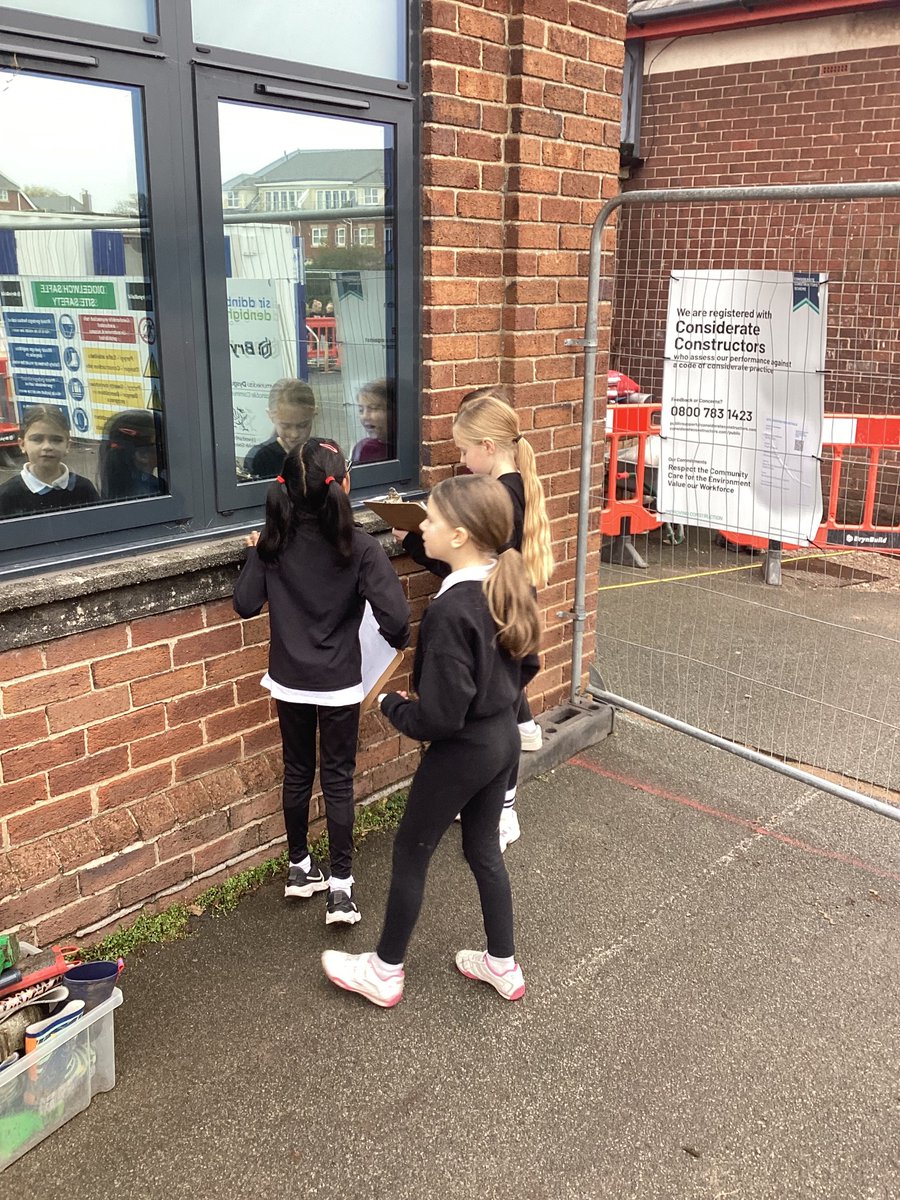 ysgolycastell's tweet image. Children from Dosbarth Penrhyn enjoying some active maths this morning. #addition #subtraction #exercise 🧠 🏋️