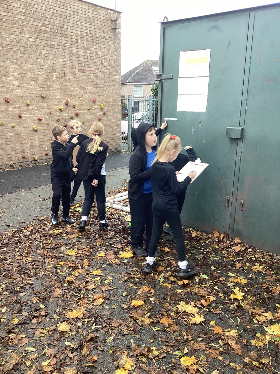 ysgolycastell's tweet image. Children from Dosbarth Penrhyn enjoying some active maths this morning. #addition #subtraction #exercise 🧠 🏋️