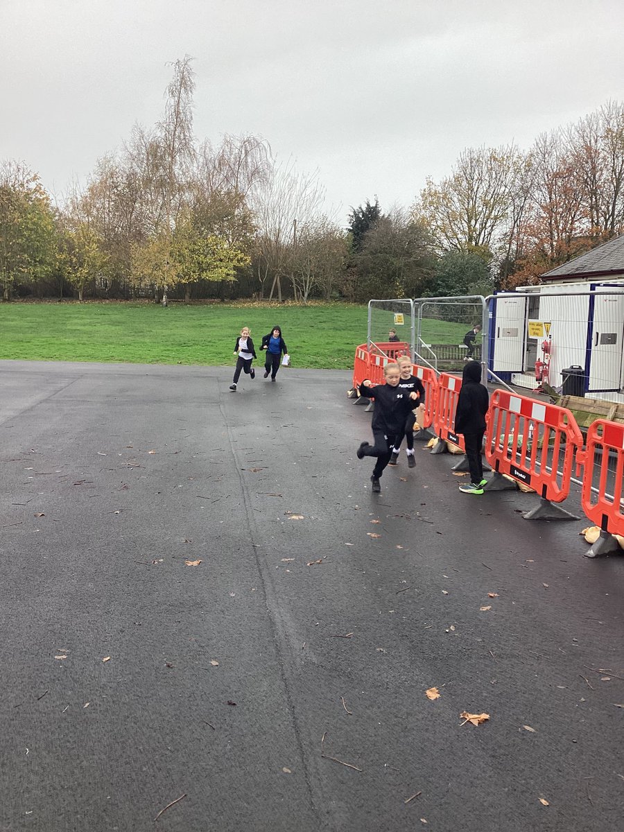 ysgolycastell's tweet image. Children from Dosbarth Penrhyn enjoying some active maths this morning. #addition #subtraction #exercise 🧠 🏋️