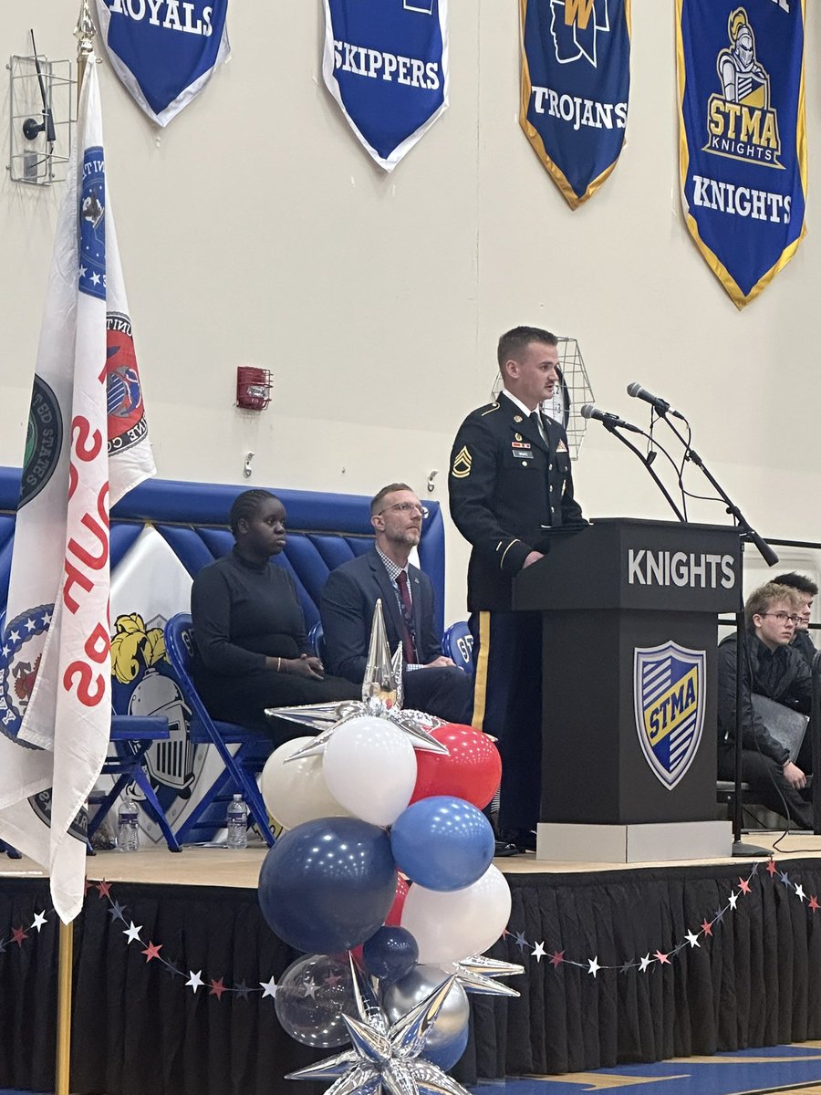 STMASUPT's tweet image. 🇺🇸 We were honored to recognize our veterans at this morning’s ceremony at STMA High School. THANK YOU to all the veterans who joined us for our Veterans Day Celebration — we are deeply grateful for your service, dedication, and sacrifice.

#knightspride #WeAreSTMA