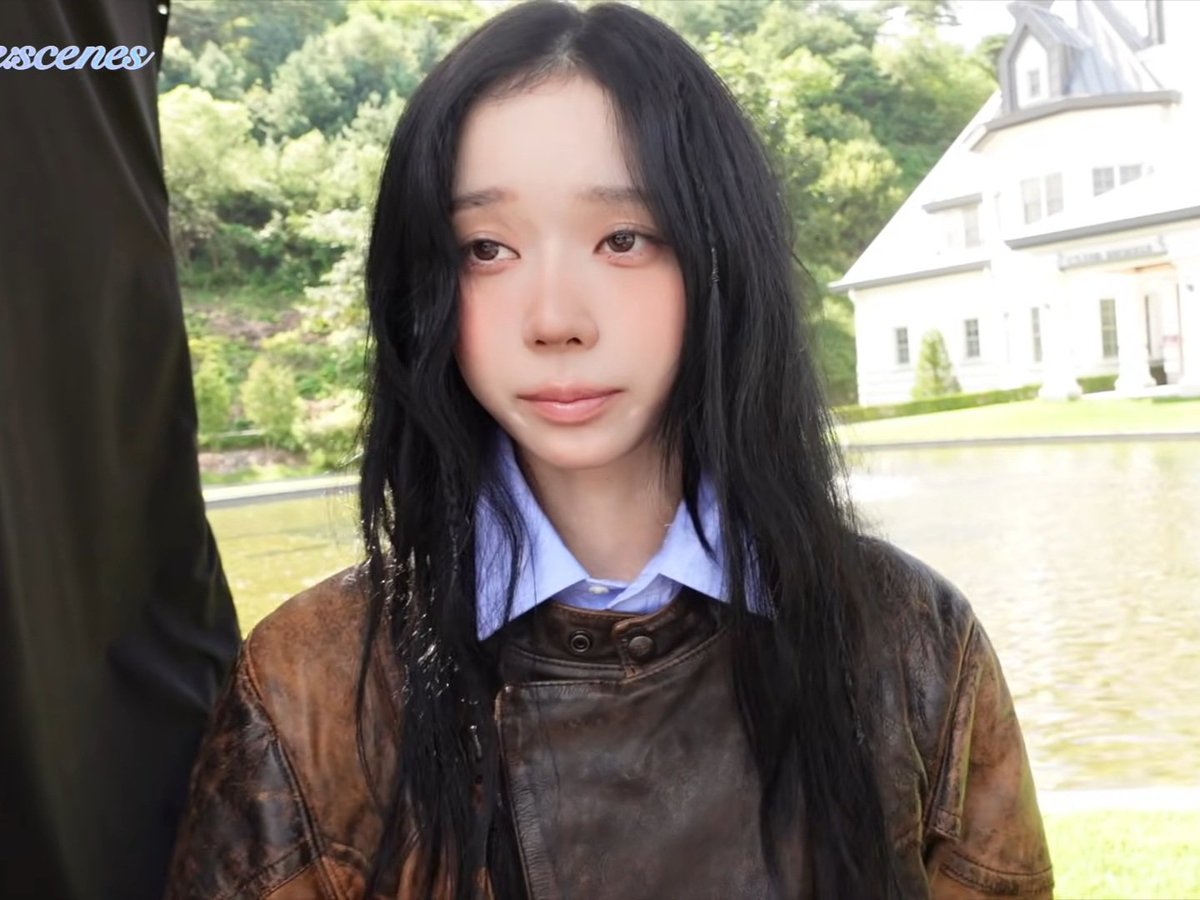 콘서트 끝나고 찍으러 갔나봐 진짜 졸려 보여