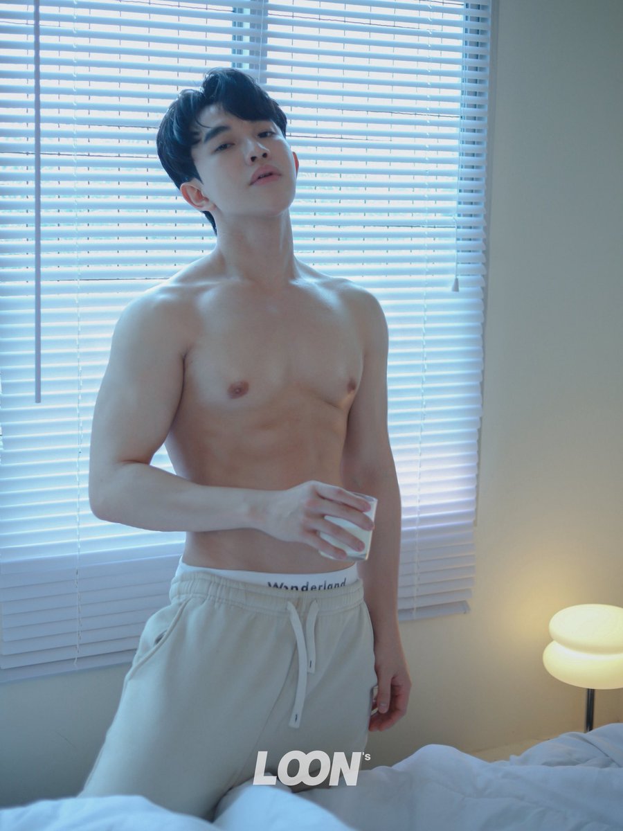 3kok_KL's tweet photo. Milk and bread https://t.co/TMdPX4Mwlc