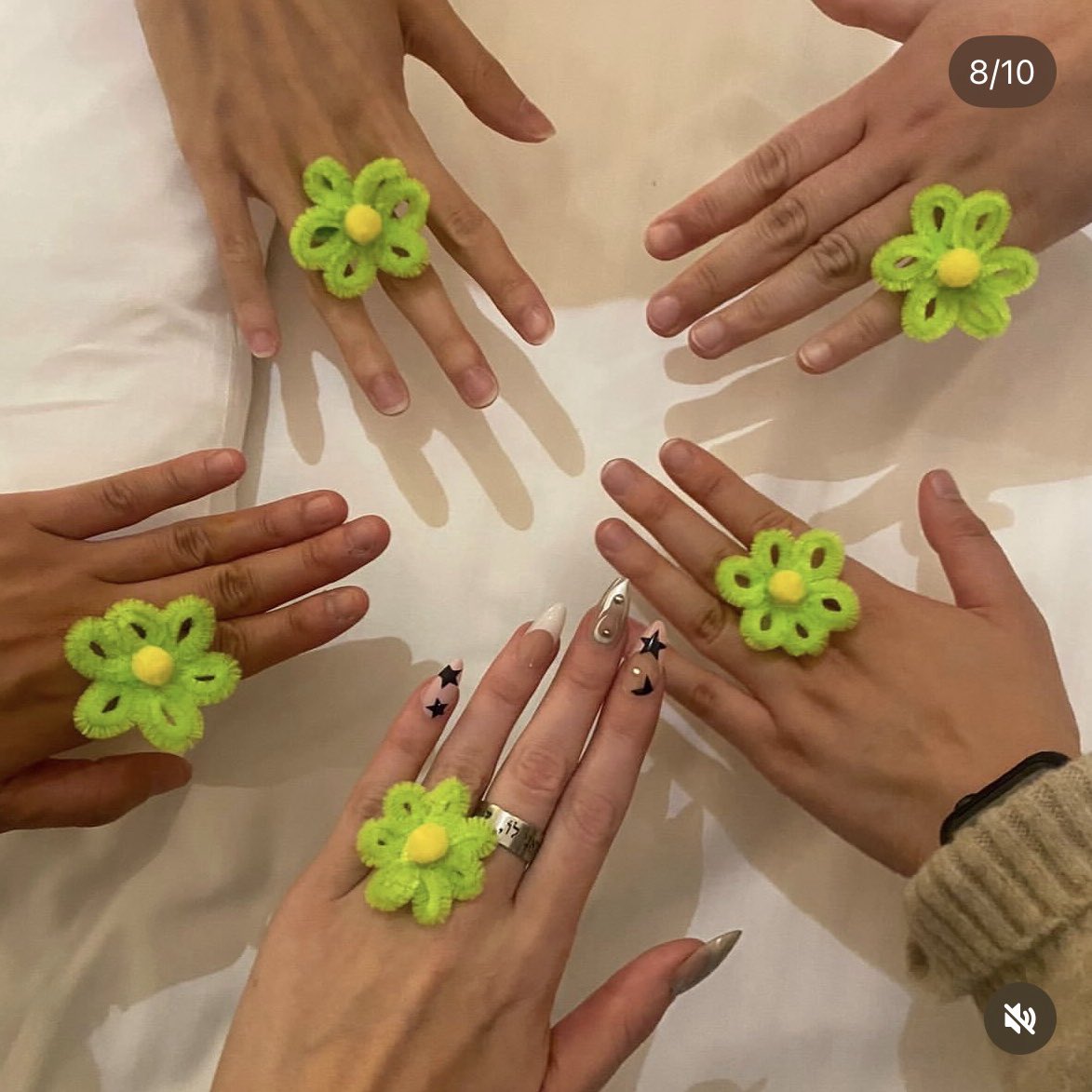 You know what’s even more amazing? Meeting all your friends, making new ones, sharing hotels, getting ready together, making signs, eating together afterwards to debrief. Like some of my best concert memories are because of the people