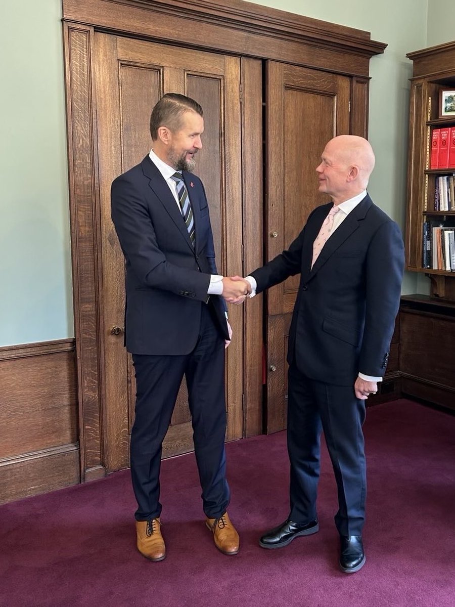 Excellent meeting with ⁦<a href="/WilliamJHague/">William Hague</a> ⁩, chancellor of ⁦<a href="/UniofOxford/">University of Oxford</a>⁩ . We talked about 🇪🇪 digital way of life, 🇷🇺 aggression against 🇺🇦 and many other topics.
