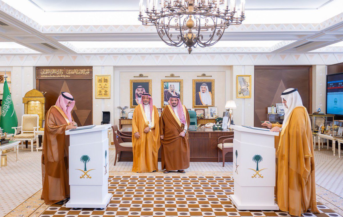 dahash333's tweet photo. أكد سموه أهمية مثل هذه الشراكات في تعزيز التنمية المستدامة، وتحفيز القطاع الخاص على الاستثمار في المجالات البيئية، بما يتوافق مع مستهدفات رؤية السعودية 2030 في حماية البيئة وتنمية الحياة الفطرية..

سمو #أمير_منطقة_القصيم يرعى توقيع مذكرة تفاهم بين المركز الوطني لتنمية الحياة الفطرية وغرفة القصيم بهدف تعزيز التعاون في الاستثمارات البيئية وتنمية الكائنات الفطرية.