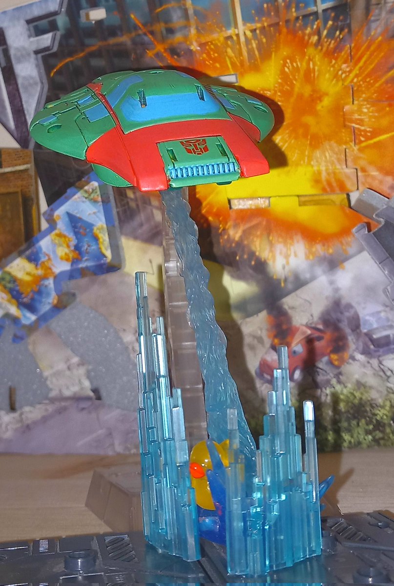 Nitro Cosmos is doooone!!! ^^

They have amnesia and are fully convinced they're a 50s sci-fi style Martian sent to rule over the earthlings. 

They're well intentioned, just a mischief causer