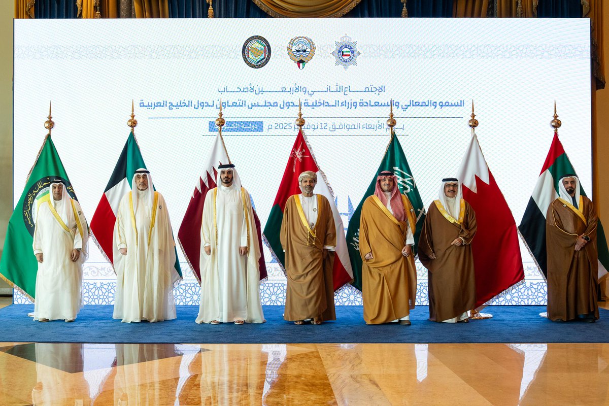 شاركت اليوم في الاجتماع الثاني والأربعين لوزراء الداخلية بدول مجلس التعاون لدول الخليج العربية، باستضافة كريمة من دولة الكويت الشقيقة.
وقد أكدت خلال الاجتماع على موقف دولة قطر الثابت وتوجيهات قيادتنا الرشيدة في دعم وتعزيز التعاون والتكامل الأمني الخليجي، بما يصون أمن دولنا ويحفظ