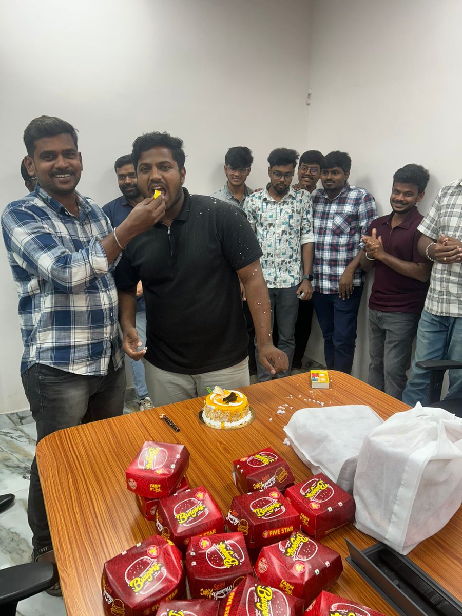 zyplesoftware's tweet image. Birthday Celebration at Zyple Software!🎂

At Zyple Software, we believe every team member is a valuable part of our journey and what better way to celebrate that than with birthdays!

#ZypleSoftware #TeamZyple #BirthdayCelebration #OfficeCulture #EmployeeEngagement