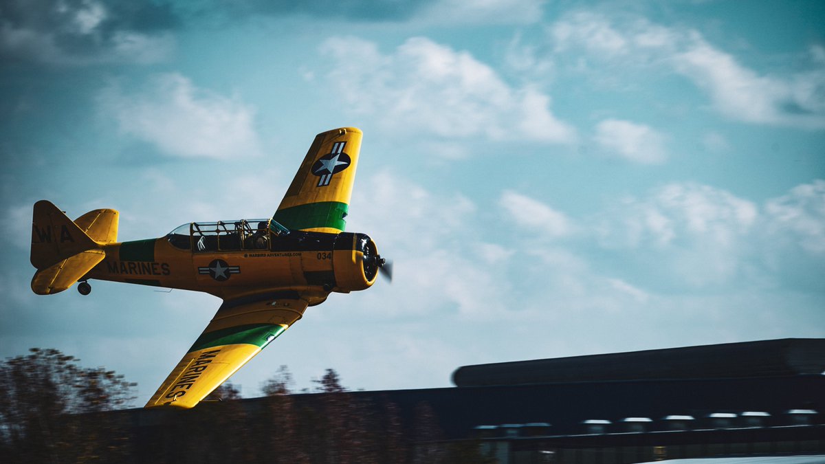 sleuthin's tweet image. Gm gm, friends. ☕️

Just got done editing some photos of the War Birds air show this past weekend! 

Here is one of my favorites, let me know what you think! 🙏🏻