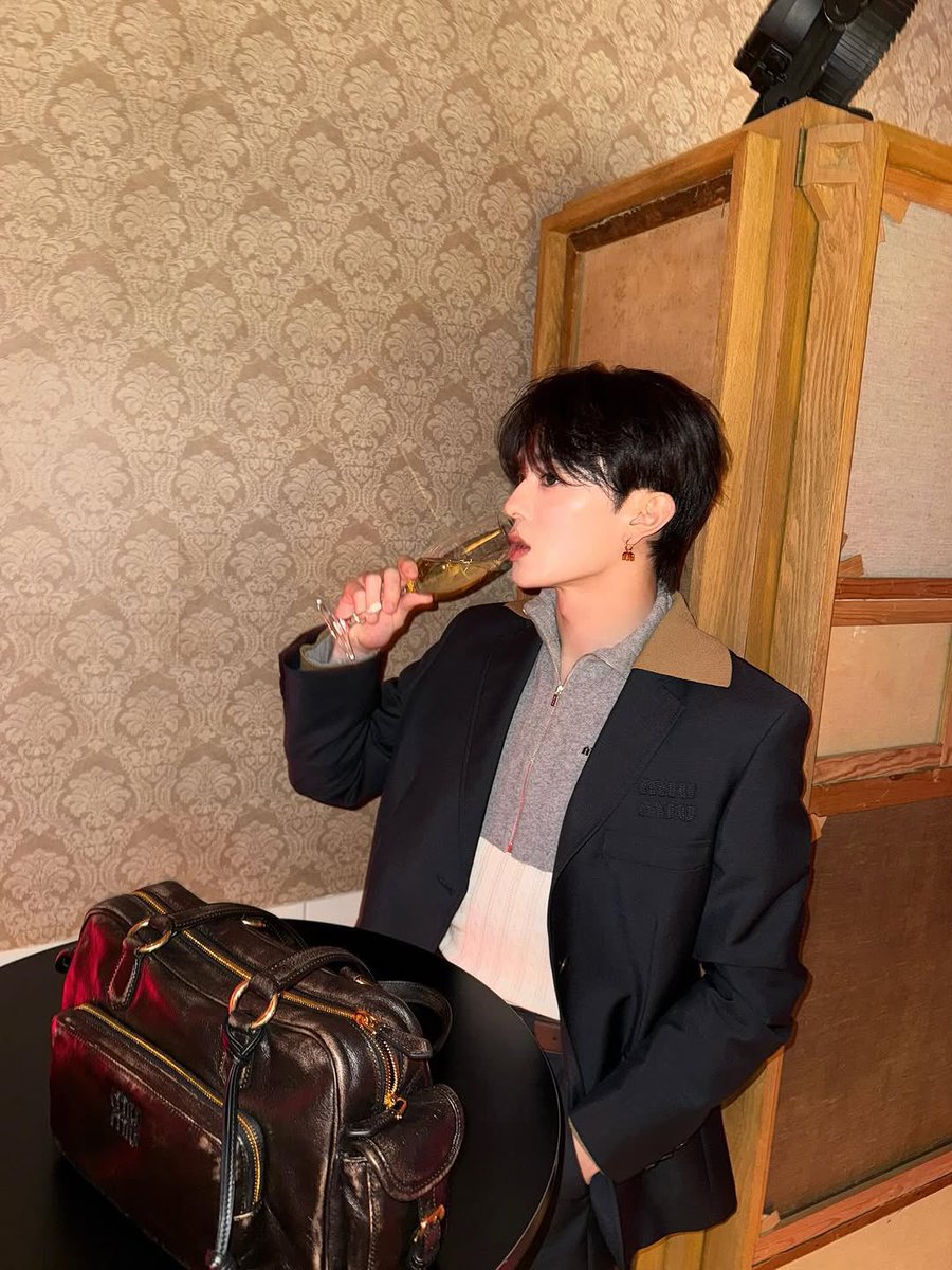 aeerora's tweet photo. @ykangmln ini es teh manis yah? :o https://t.co/bW5oKBLbYG