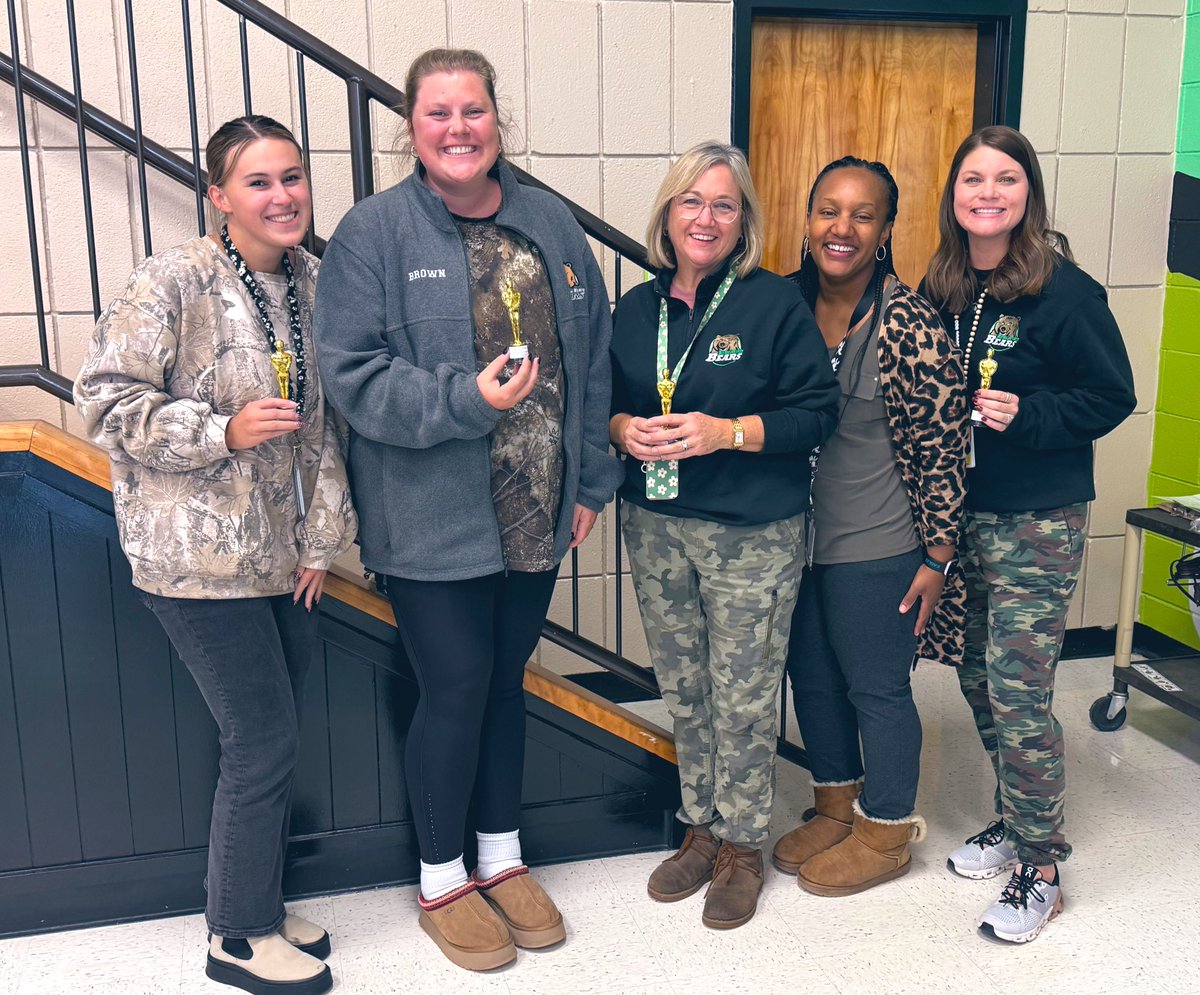 And the Oscar goes to… <a href="/mcbenitez26/">Maria Benitez</a>, <a href="/mrs_abrown_/">Ashley Brown</a>, <a href="/RLifescience/">RNE LifeScience</a>, Ms. Joynes, &amp; <a href="/AngelaSchafer27/">Angela Schafer</a>! Thank you for all you do for your students, families, &amp; teammates! #RNEGreatThings <a href="/RNEprincipal/">Dr. Lydia Conway</a> <a href="/RNEAPWagner/">Laureen Wagner</a> 💚🖤