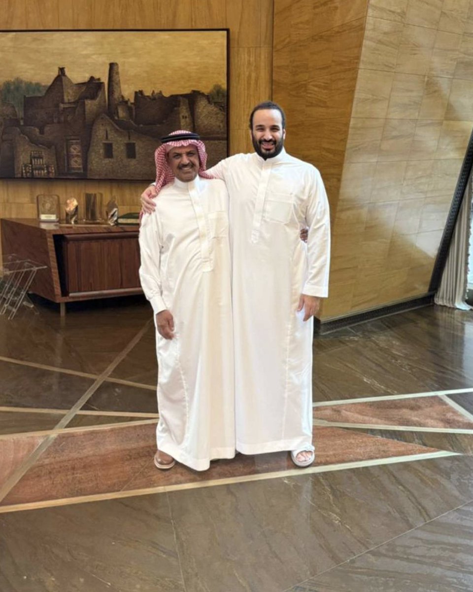 صوره حديثة لسمو سيدي #ولي_العهد 
الأمير #محمد_بن_سلمان بن عبدالعزيز
والوجيه بادي بن دبيان السبيعي 💚🇸🇦