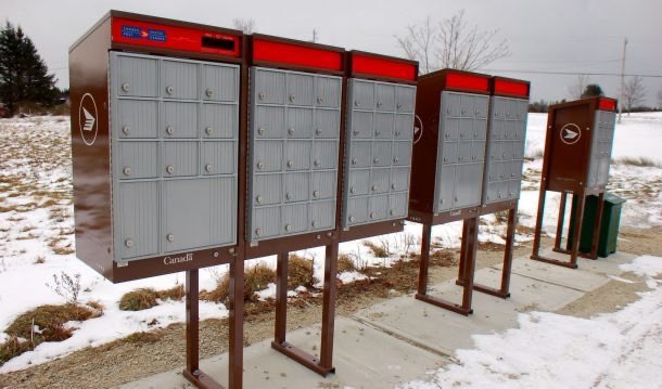 Feds will permit instant stamp rate hikes @CanadaPostCorp on complaint prices "have not kept pace" despite 25% jump this year: "We're moving forward with an expedited process."  
blacklocks.ca/will-ok-instan… #cdnpoli