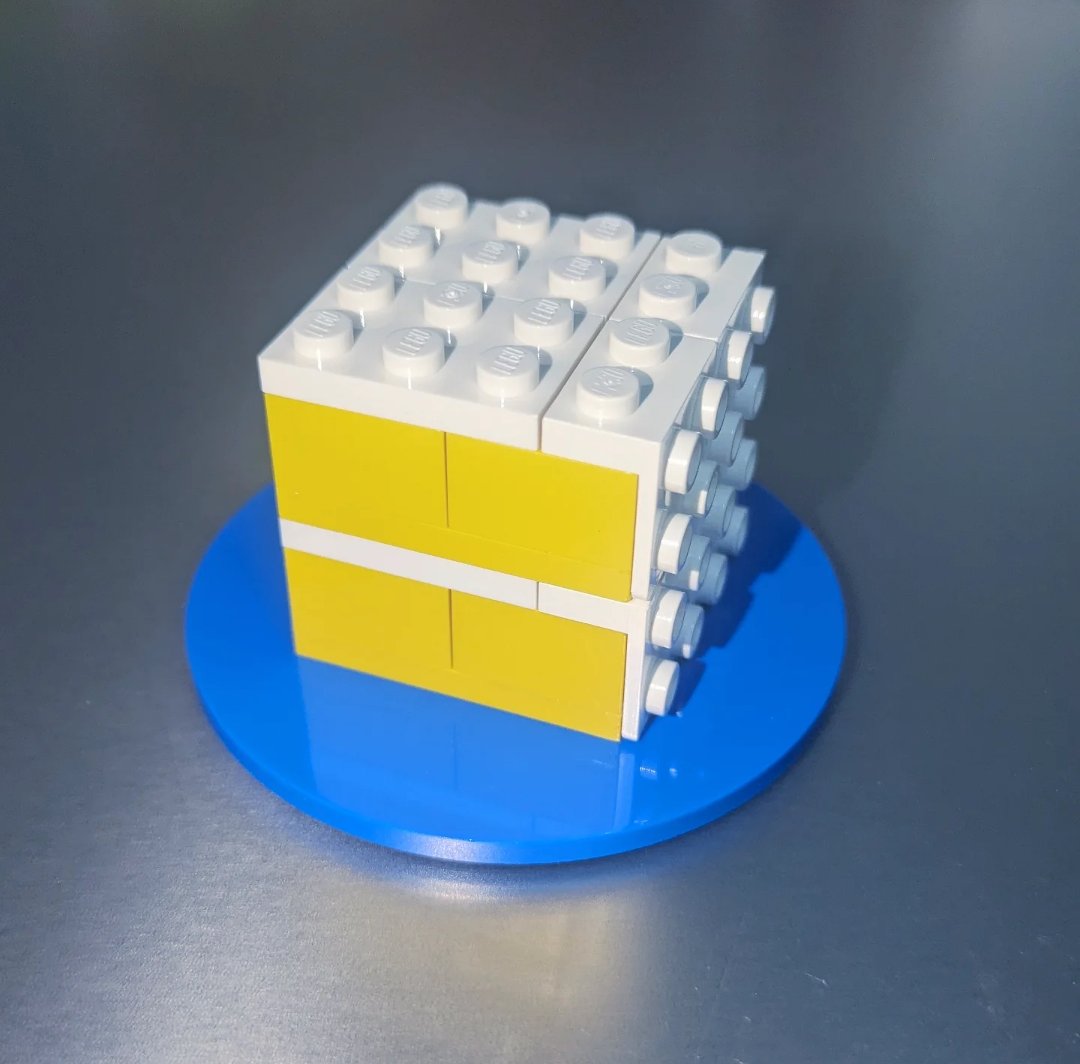 daturaaaaa's tweet photo. LEGO Birthday Cake
80周年記念の時の物
#LEGO #レゴ https://t.co/h8h6oFT6ro