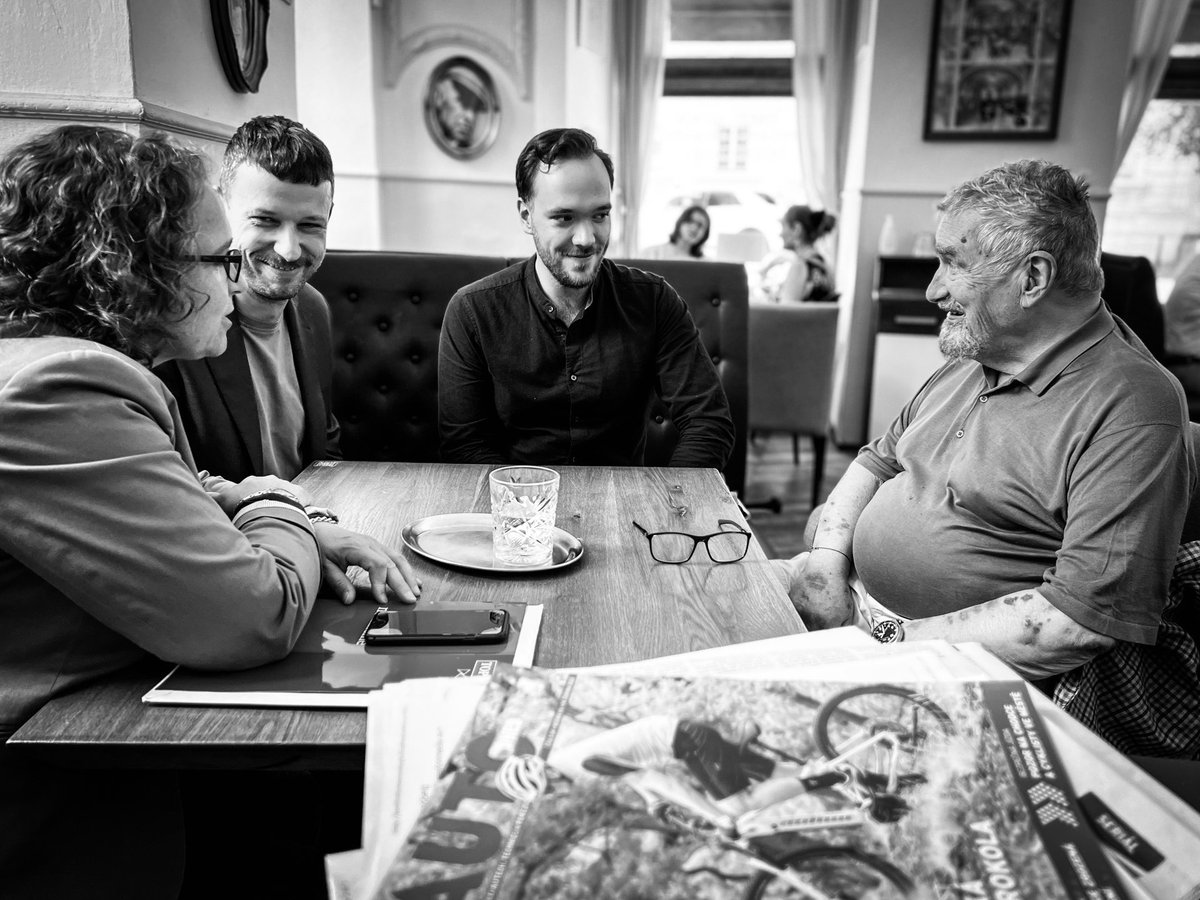 Již uplynuly dva roky od chvíle, kdy nás opustil Karel Schwarzenberg. Byl to velký člověk, státník a osobnost, která mě inspirovala k tomu, abych vstoupil do politiky. Společně s <a href="/TRadomerska/">Terezie Radoměřská</a> a <a href="/StedlLukas/">Lukáš Stedl</a> jsme se rozhodli uspořádat malé připomínkové setkání na Nábřeží Karla